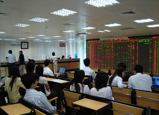 Thu hút nhà đầu tư chứng khoán  từ nhiều kênh khác nhau